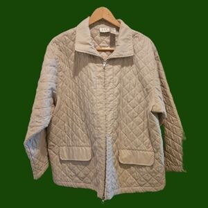 Cricket Lane Collection Quilted Puffer Jacket in Light Tan XL